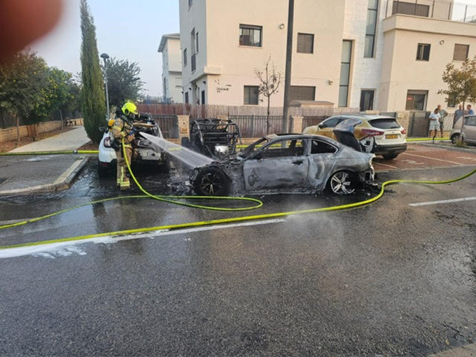 حريق في عدد من السيارات الكهربائية في كريات طبعون 